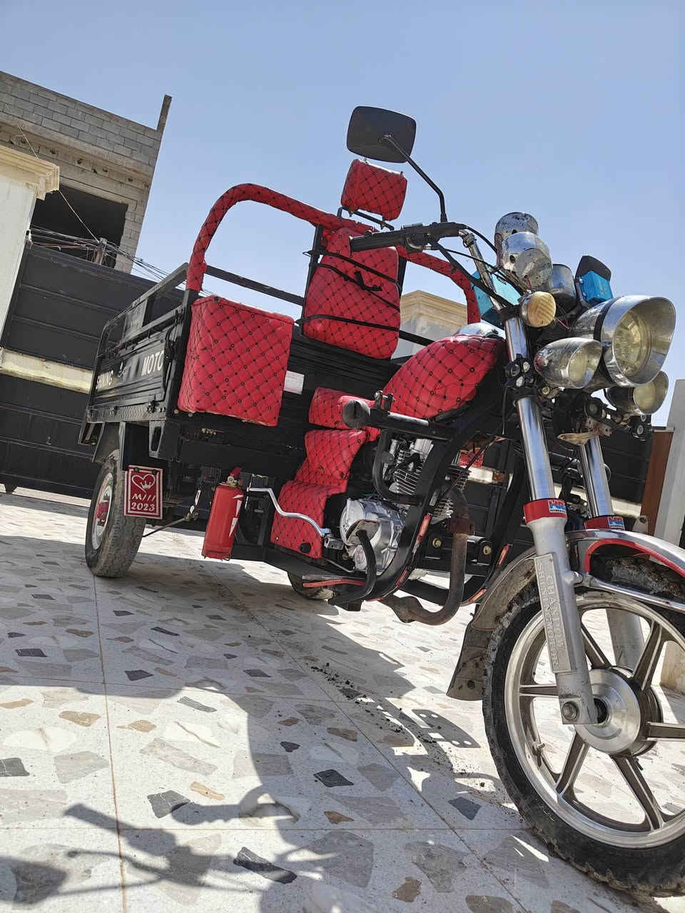 سلام عليكم شباب ستوته للبيع 2023اي عيب مابيها اوراق اوصوليه گمرگ السعر 2.300مليونين وثلث ميه بيها مجال  للستفسار خابر عل رقم ***********
