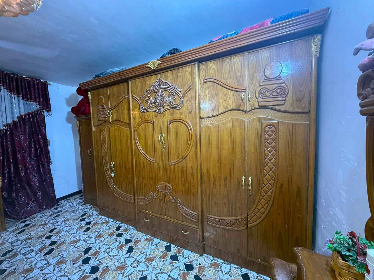 سلام عليكم
غرفه نوم خشب درجه ولى نظافه ٩٥ ٪؜
فرشه جديده بالكارتونة 
هـ / ***********
