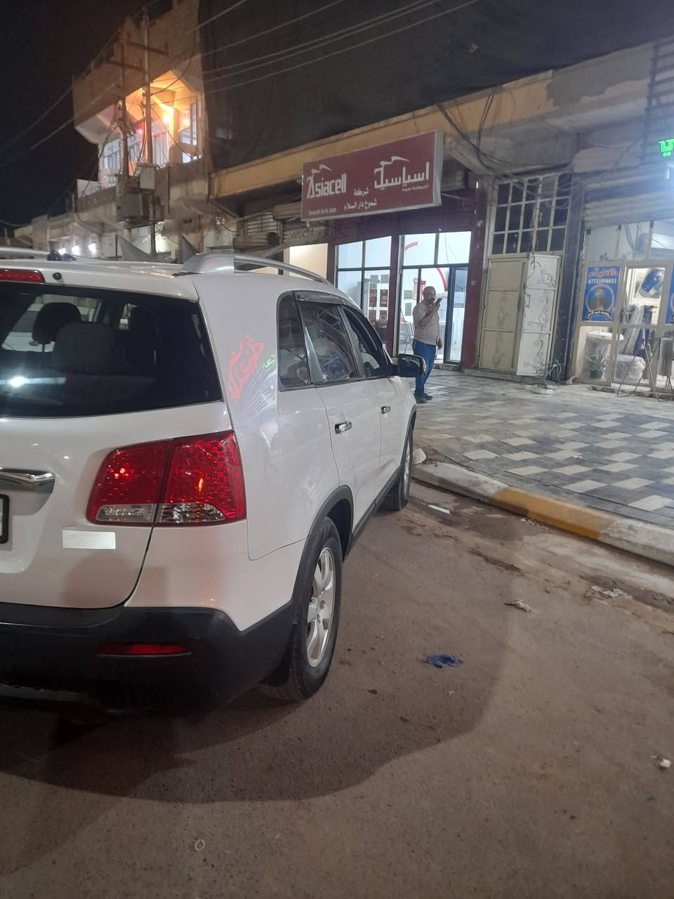 سلام عليكم سورنتو مديل 2011وارد امريكي
محرك 2400دوش 

بيه اربع قطع صبغ بدون دواخل  تحكمات ستيرن  

حساسات خلفيه تخم تاير جديد اشاير مري يعني نص فول 

مواصفات سبعه راكب تبريد 3قطع رقم السياره 

ديالئ نكليزي بسمي تحويل ثاني يوم سعره 120

رقم الهاتف *********** وبيها مجال
