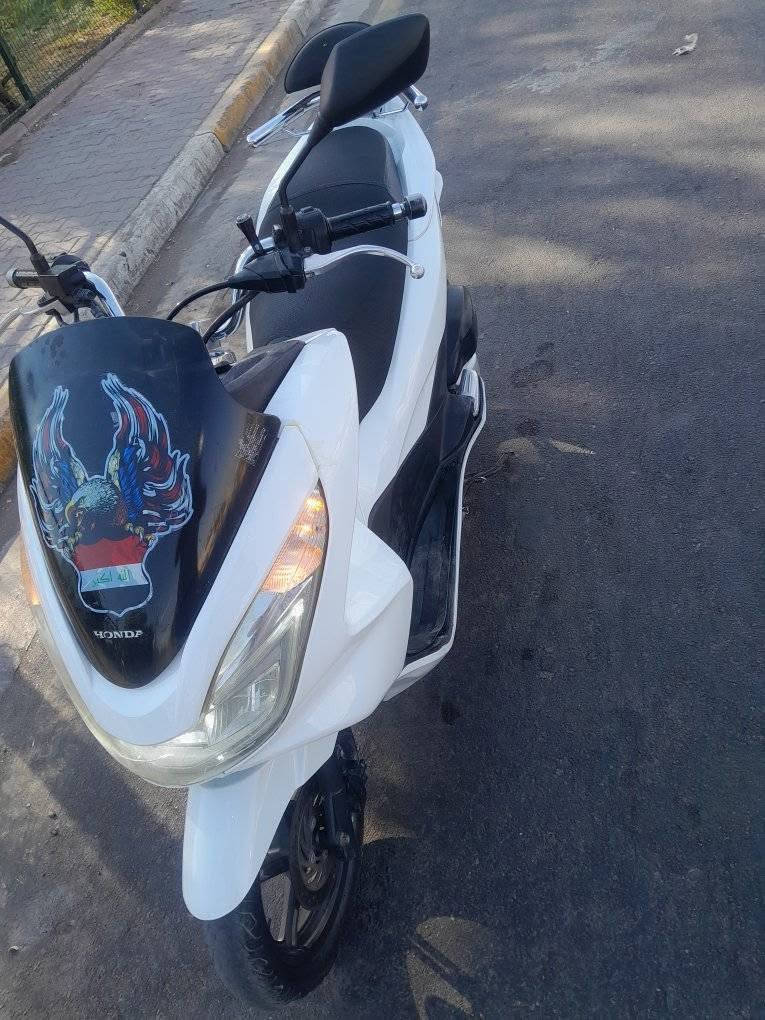 السلام عليكم Pcx  ياباني جيل الثاني مكفوله كفاله عامه  مكينه ١٥٠ حساس ازدحام وحساس ستان  دراجه مال جناي قبل شهرين نزلته السعر مليون و٧٠٠ الهاتف *********** العنوان بغداد
