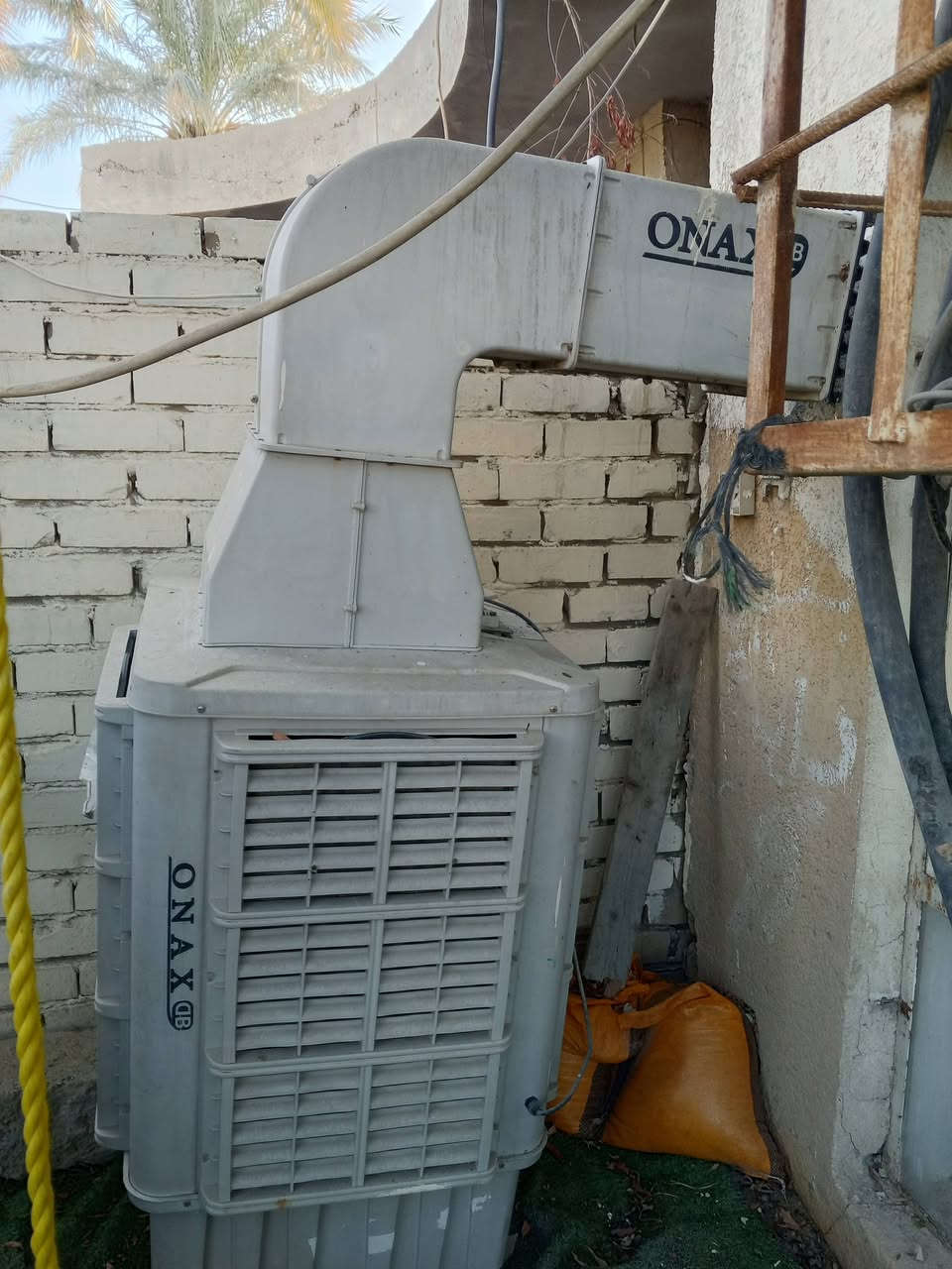 سبلت ميديا 2 طن ب350
سبلت اي كوب 1.5 طن ب300
مبردة دكت حجم 70 نظيفة جدآ ب300

العنوان . واسط الصويرة.   ***********
