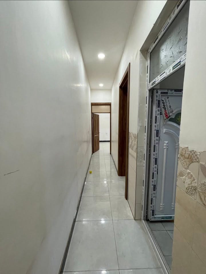 🏡 شقة أرضية حديثة للإيجار – عزل تام
📍 الأعظمية – قرب المحكمة
🛏️ غرفتين + صالة + مطبخ مشترك
🌿 منورين + طرمة + طبكة سيارة

💰 الإيجار: 700 ألف قفل

📞 ***********
📞 ***********

🏢 مكتب المستقبل للاستثمار والتسويق العقاري
