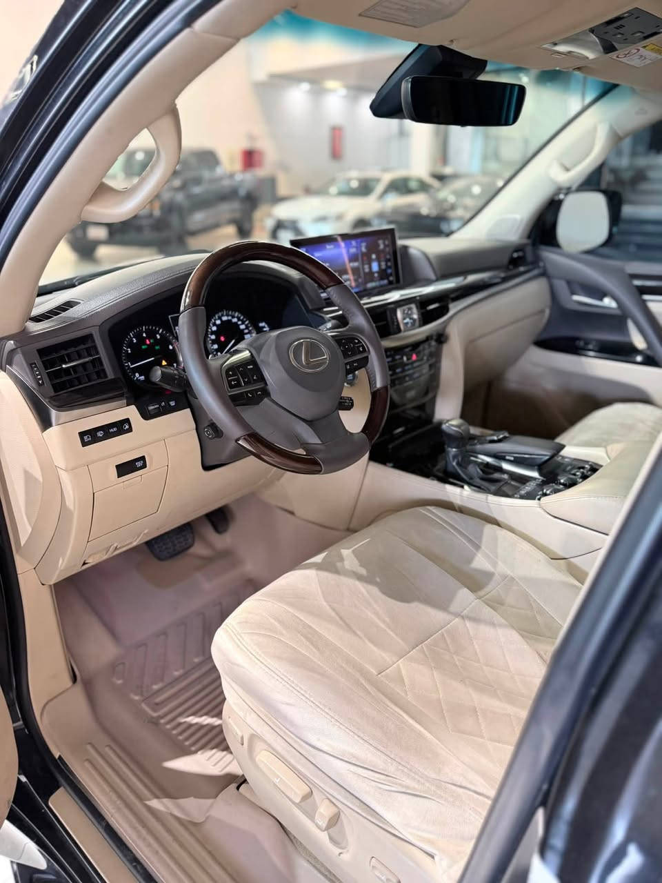 ناوى :- ليكسز lx570
موديلي :-2017
ريشتني :-105000 كم
رةنگى :-اسود
مواسفاتى :- فول
تايتل ليدراو :- كلين
رقم شاصي :-

* * * * * * * * * * * * * * * * * * * * * * * * * * * * * *
‎العنوان📍address📍ناونیشان
‎     اربیل ~ erbil ~ هەولێر
Oneil cars  ~ شركة ئونيل

* * * * * * * * * * * * * * * * * * * * * * * * * * * * * * *
‎📵🔕 اوقات الاتصال من ساعة 9ص - 11م  🔕

Mobile: 📲🤙  ………..معرض……….Watss ap

***********

***********
