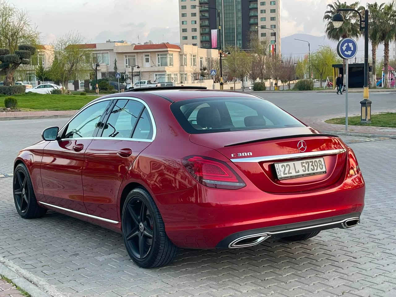 السلام عليكم … للبيع او مراوس برقم شمالي فقط مارسيدس c300 وارد الماني ضمان دولي موديل ٢٠١٩ كلين تايتل فول مواصفات كشنات جلد و قماش كهرباء و تدفئة سلايد حساس امامي خلفي رادات امامي و خلفي و جانبي و نقطة عمياء و تحديد مسار شاشة جبيرة و دبل ماوس و صندوق كهرباء لايت LED ملتي بيم ماشية ٥٥ الف مكفولة من كلشي عدا اصبعين pdr بالحافة مال اللبنيد و راس الجاملغ السكن كير محرك بشرط السيارة جاهز من كلشي بدون مصرف دينار السعر ٢٥٥ للاستفسار ***********
