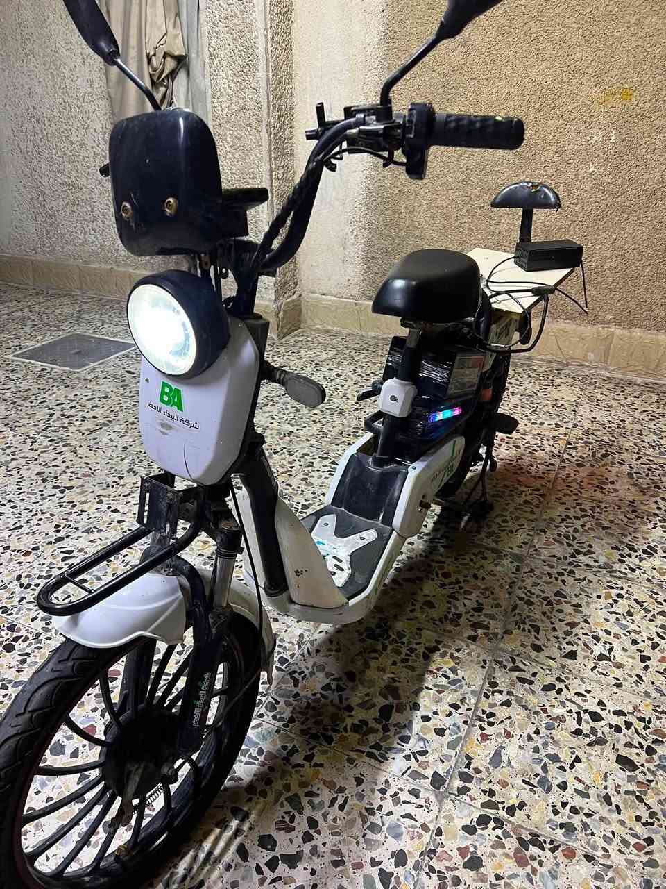 سلام عليكم دراجه شحن للبيع شركه البيداء الأخضر معروفه بل صدريه الدراجه مبدل بطاريات مال ليثيوم و الدراجه كلشي شغال بيهه بلوتوث كلش عالي اشاير شغاله عالي ناصر كلوب بيهه بس التاير الوره بنجر و اليده مال بريك مكسوره فقط البريك الثاني شغال و الباقي كله شغال الكفرات نضيفه و 4
سرع سرعتهه 100 سعرهه150 وبيهه مجال بغداد مدينه الصدر الرقم ***********
