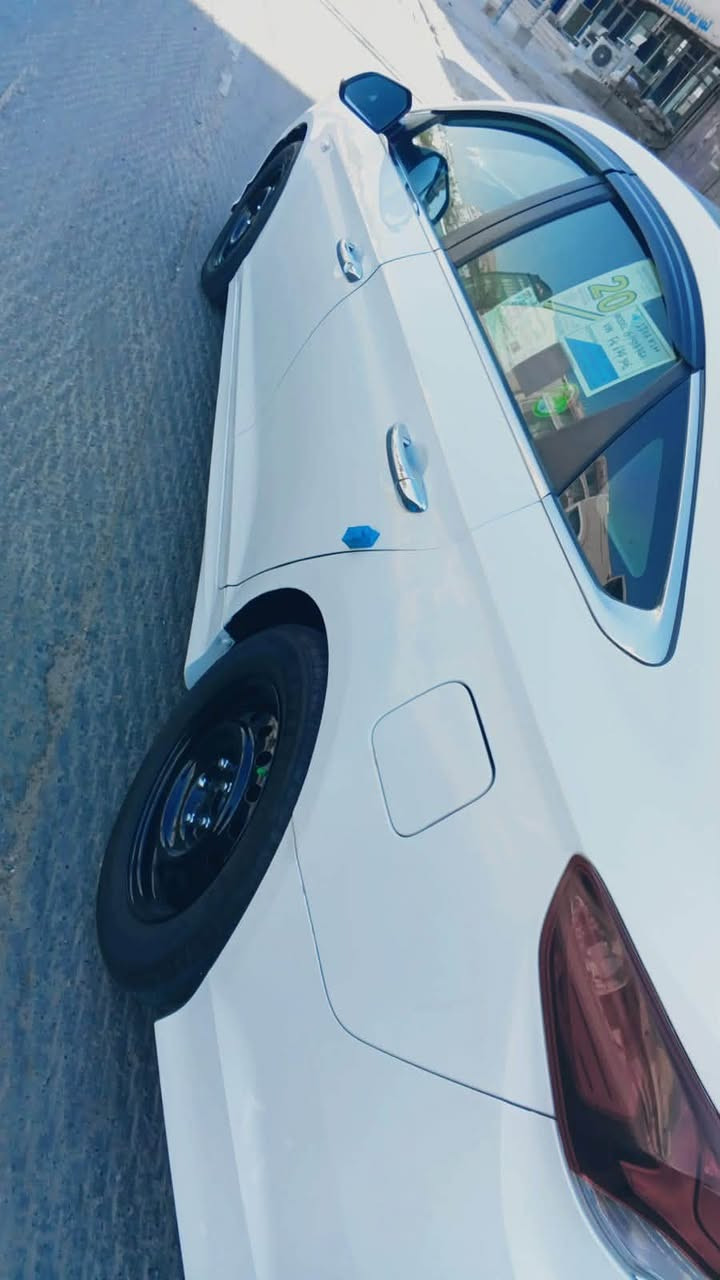 سلام عليكم للبيع فقط 
سوناته 2020 اصل ارقام اصليات سنويه طبق الاصل 
بانزين 2400 دوش 
شاشه كار بلي
حداده جديده
تبريد ثلج
ترايك لسعوديه😂
كصه جنطه شغل باجات غني عن التعريف
السعر اتصل وتدلل
مكانها بصره
رقم‭***********‬
