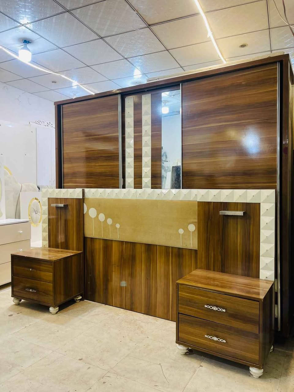 معرض عياض ويوسف غرفه نوم سبع قطع. 500》***********》***********》 ديبيس, كركوك
