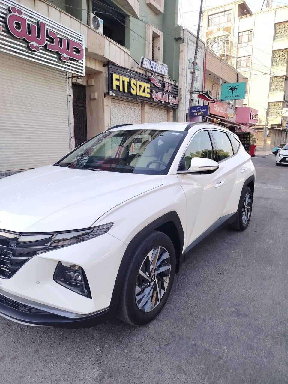 السلام عليكم
توكسان ٢٠٢٤ خليجي ماشية ٤٨ رقم بغداد مشروع وطني تحويل مباشر
بارد بالجنطة فقط والباقي كفالة كير محرك كفالة عامة
فول مواصفات قمارة حديد 
بصمة تشغيل وبصمة ابواب وترحيب عند الاقتراب 
كراسي كهرباء عدد ٢
شاشة تدعم ابل كار بلي
مرايا شفط 
حساسات امامي خلفي 
سايد بريك دكمة
بردات خلفية بلاد
وباقي المواصفات المعروفة
مكانها بغداد الاعظمية او سبع ابكار
السعر ١٩٣ قابل للتفاوض
رقم الهاتف ***********
