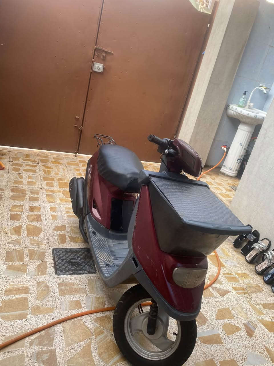 سلام عليكم ماطور بزون للبيع مكينه شرط تحريكه معد ل شاصي شرط ما مكسور وايرمنيه  صوت اكسن مابي كابريتا جديدا كزوز جديد كلجات ماطورجاهز مكينه شرط صوتا ناعم سعر 225وبي مجال قليل***********//***********كورك بي واتساب
