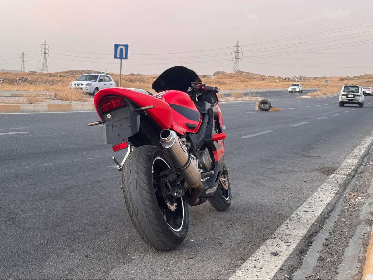 بطح F4i موديل 2006 محرك نوزل مامفتوح بدون حادث و نواقص اللون احمر و اسود 
صلانصا رياضي السعر 30 ورقة و بي مجال   بسيط للاتصال برقم *********** سيم و واتساب متوفر ٠ كركوك, العراق
