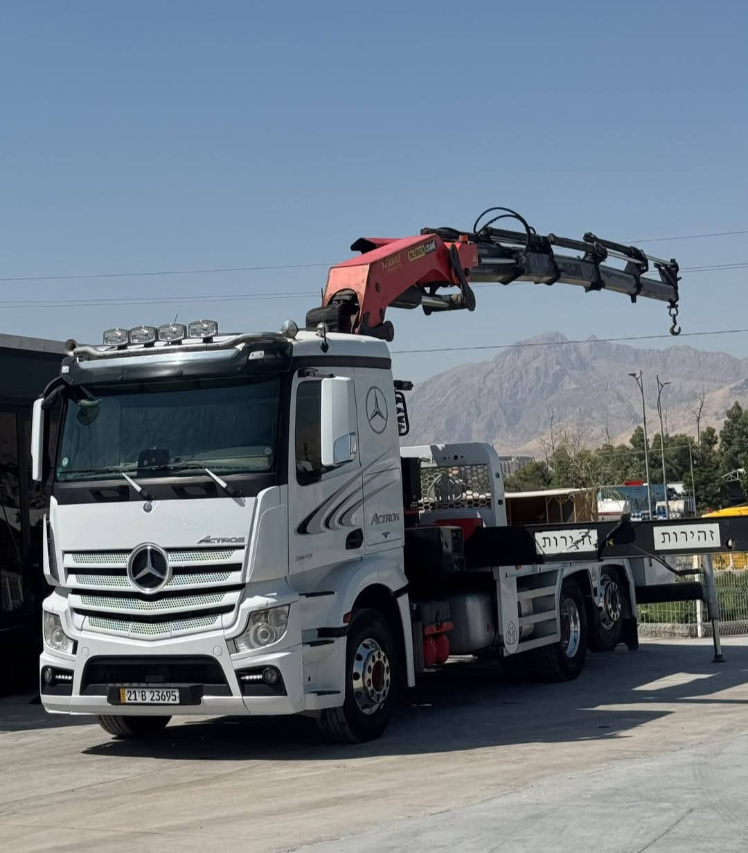 #actros2543 للبيع🪝
بوفروشتن

اكتروس 2018 فول فول مواسفات
كرين 17 طن 5 سلايت ريمود فول سيفتي ويل كروم📦
حجم 2543طخم طایار جدید کفالة عامة حتي دعامية بشرط
سیارة حیل جدیدة 
مكان سليمانى

***********
***********

