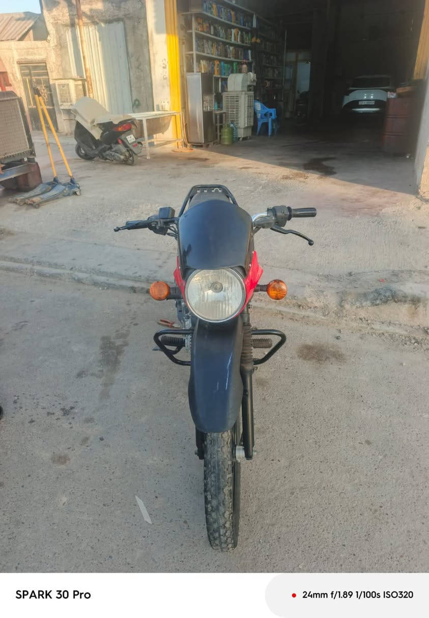 بوكسر للبيع درجه كامله مرقمه بغداد السعر 1600 العنوان بغداد مدينه الصدر ***********

نص مكتوب في الصور:
- SPARK 30 Pro 24mm f/1.89 1/100s ISO377
- SPARK 30 Pro 24mm f/1.89 1/100s ISO320
- SPARK 30 Pro 24mm f/1.89 1/100s ISO512
- SPARK 30 Pro
- 24mm f/1.89 1/100s ISO290