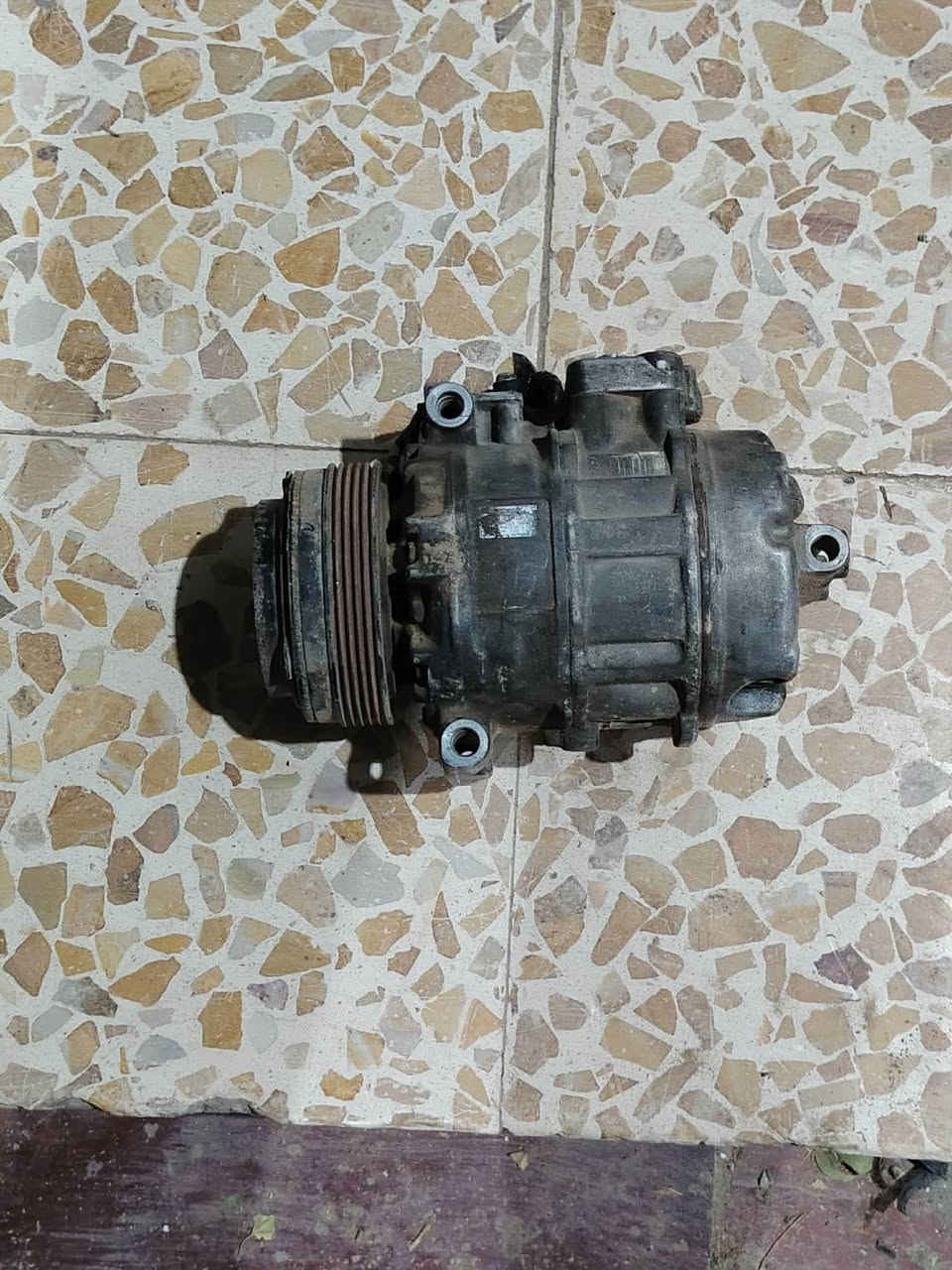 السلام عليكم
كمبريسر تبريد بي اصبع عاطل بدل اصبع ويشتغل تبريده ثلج 
دعاميه مابيه اي وياها بوجكتر شغال 
قيم واخذ ***********
