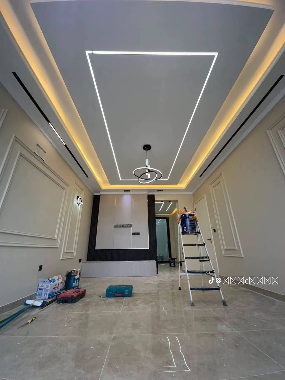 على بركة الله❣️ احد اعمالنا في بغداد
عروض تشك الكاع واحدث تصاميم 🏛🏚🏡
 ديكورات جيبس+سقوف ثانوية
 بديل الرخام وبديل الخشب 
صبغ +ورق جدران 
مع شروط الضمان 
هدفنا /دقة في العمل 
سرعة في الانجاز ✈️✈️
ترميم كافت انواع بيوت قديمه ورطوبه
للاستفسار مراسلة  الصفحة اوالاتصال
واتساب ***********
