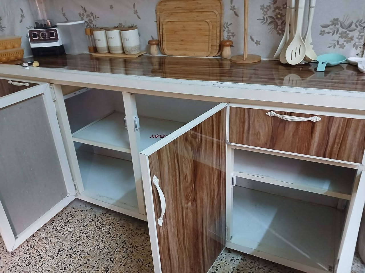 كاونتر للبيع حيل نظيف 250بي مجال عنوان والاستفسار
***********

منطقه الطوالب قرب مدرسه الوليد
