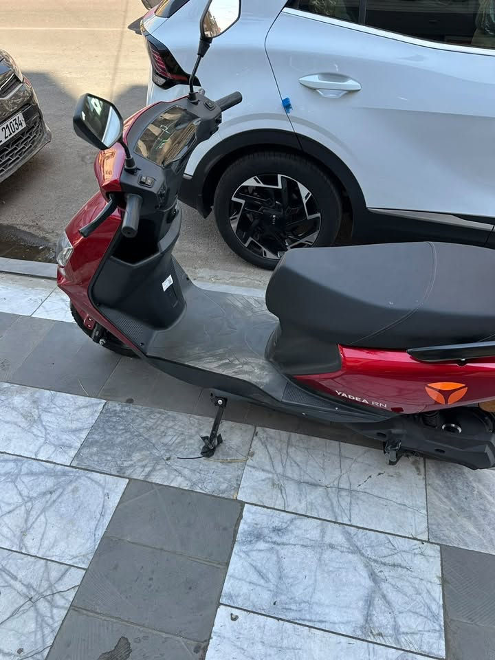 دراجه شحن
استعمال يوم واحد 
بطاريات 6 كبير 
ملف 1200
50كيلو تمشي بل شحنه واحده 
سرعه 55 حقيقي ويز 
موديل 2026 
للستفسار عنوان كراده كهرمانه 
***********
سعر 900 الف
