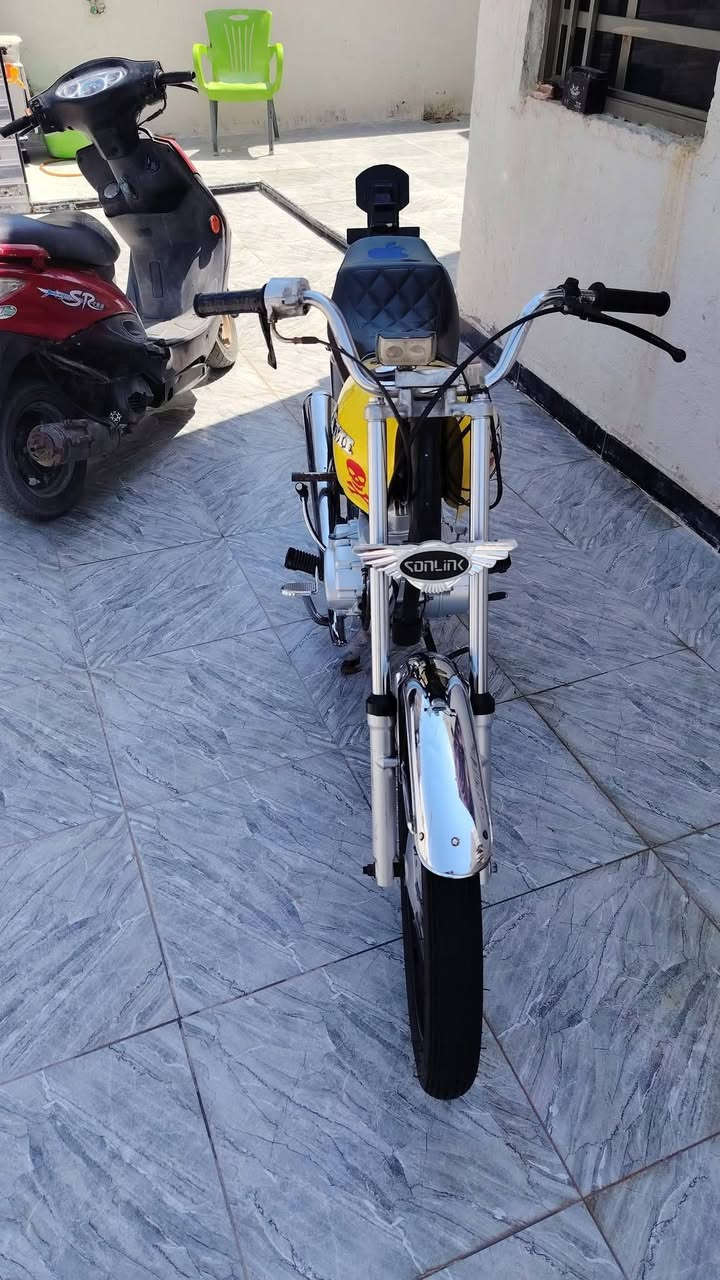 اعيد النشر بسبب الوعود الكاذبه دراجه نامه كلك محرك مامفتوح شلع دراجه خير من الله شلعه ومعدل سعرها 550 وبيها مجال جبايش ناحية المنار للتواصل ***********
