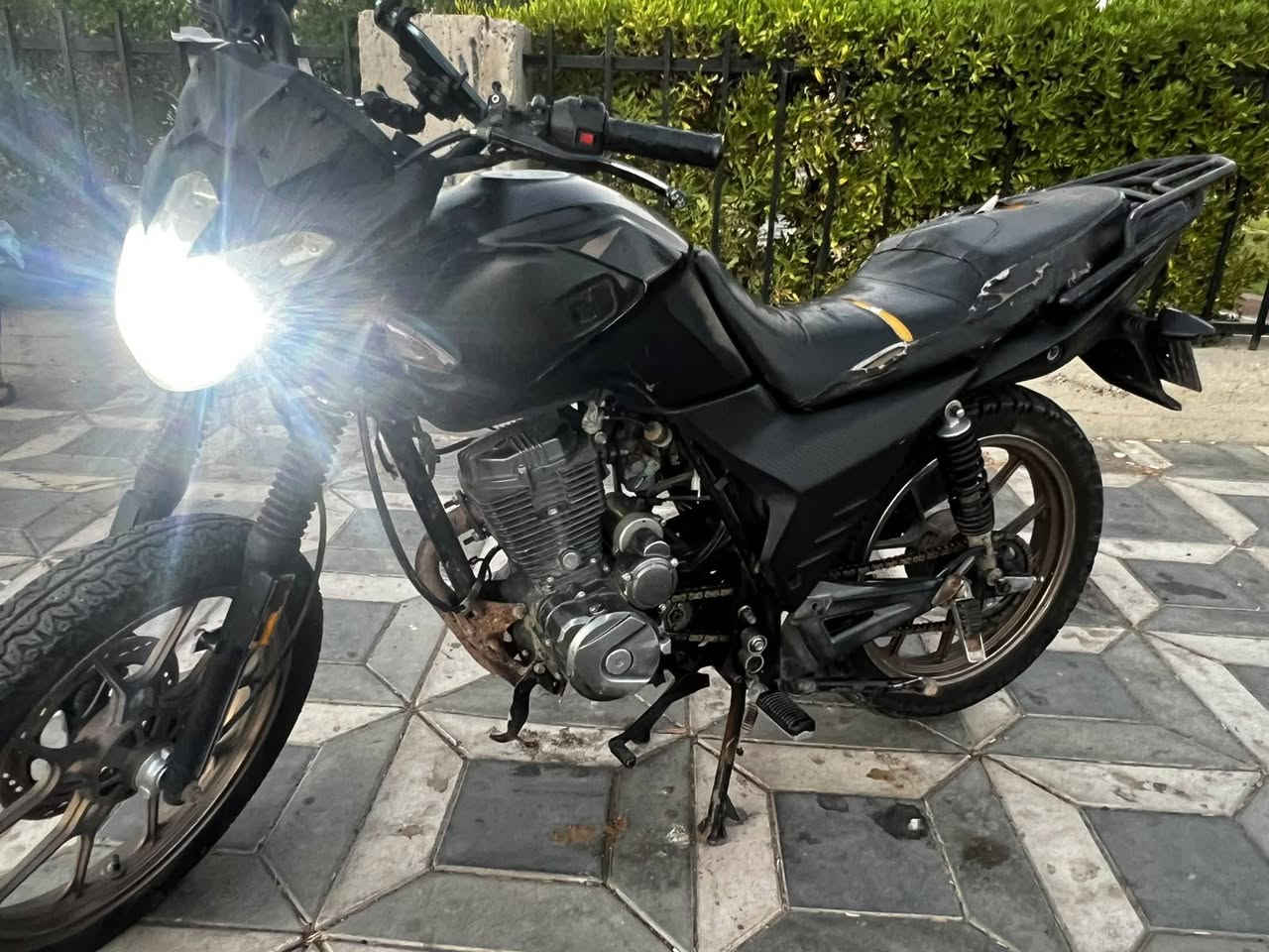 سلام عليكم دراجه Rkمديل 22 رقم بغداد انكليزي بسمي تحويل ثاني يوم السعر مليون و500 وبيها مجال
عنواني بغداد كويريش قرب علوه الرشيد 
تليفون ***********
