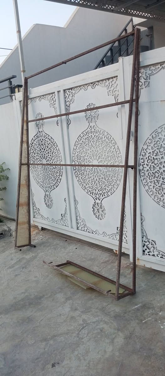 حديد للبيع مل حوش خارجي قياس 180*210/سعر 25الف/***********
