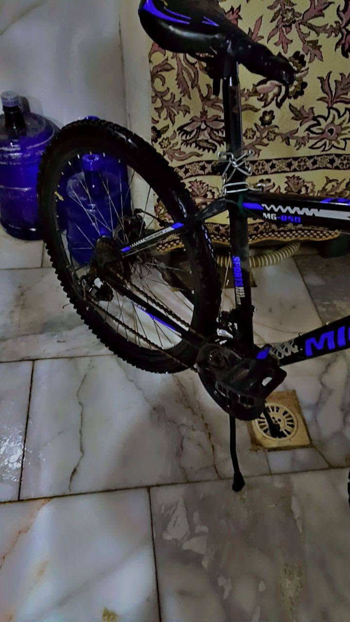 بايسكل جبلي للبيع نضيف بي بس اليده مالبريك مكسوره سعره 75 ولي مجال قليل  البايسكل متروك مكاني كربلاء حي الوفاء متواجد اتصال على هذه الرقم ***********
