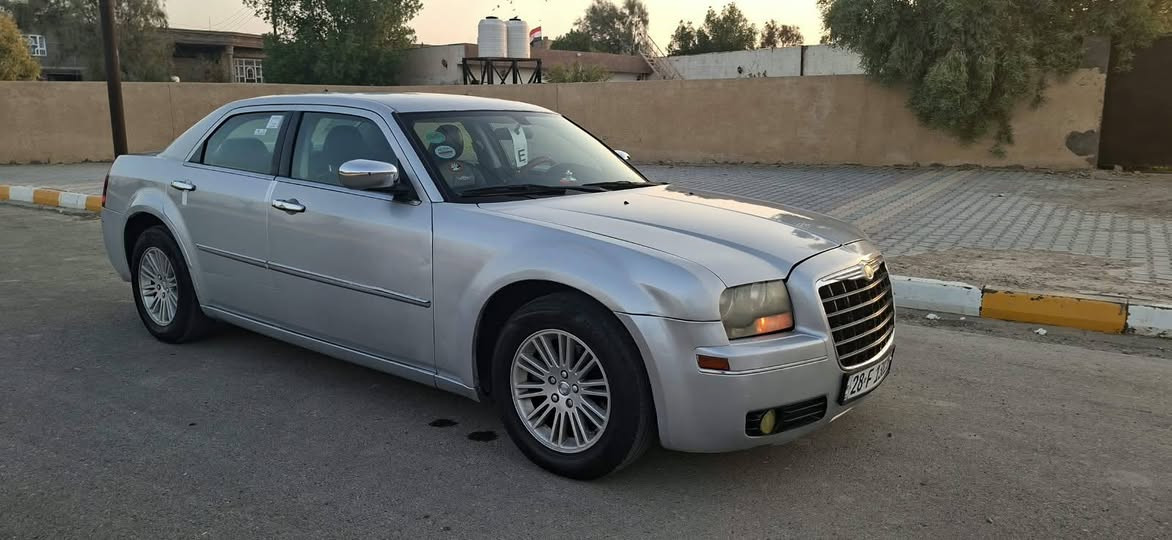 السلام عليكم للبيع  اوباما 2008 رقم نجف  دولي باسمي تحويل ثاني يوم  سياره  بيهه رشات صبغ   مكفوله من الضربه والعيب الشرعي السياره جاهزه  مكيه كير حداديه وتخم تاير وتبريد مكان السعر ٩٤ واسط الحي الرقم ***********
