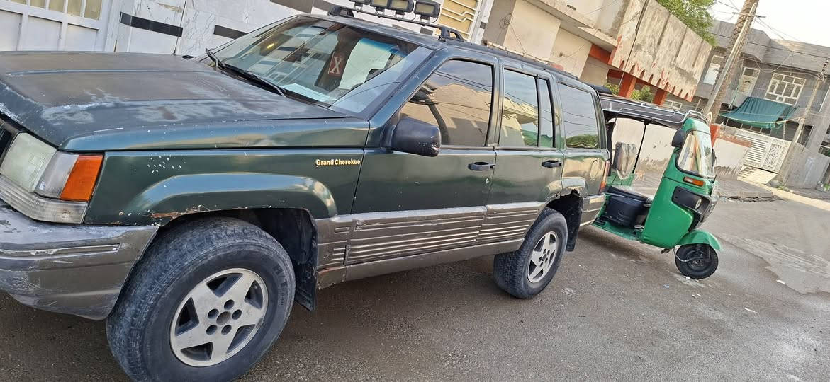 جيب ٩٣ • محرك ٣٠٠٠ • رقم بغداد