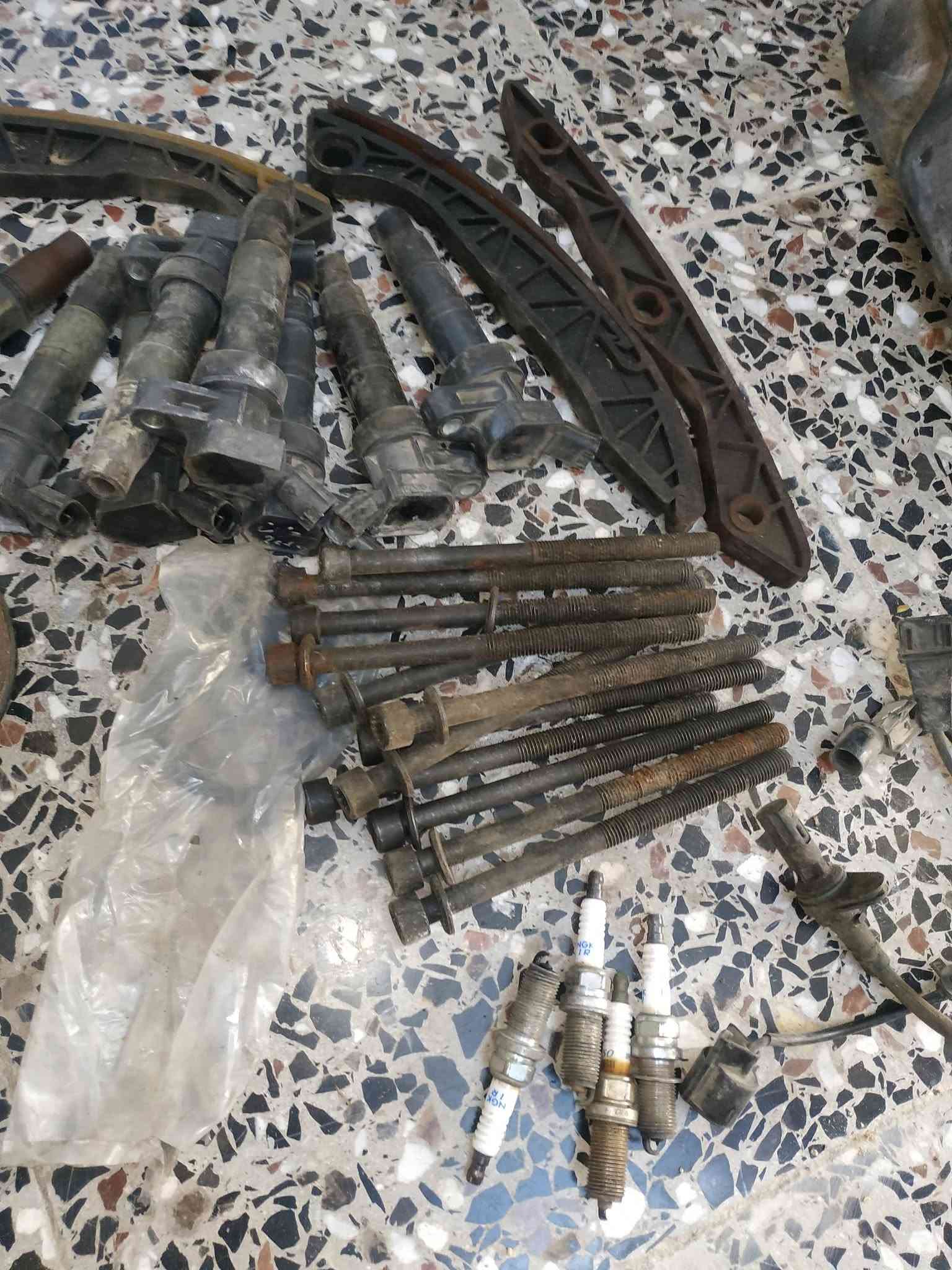 السلام عليكم اغراض سوناتا للبيع عنوان بغداد يوجد توصيل ***********
