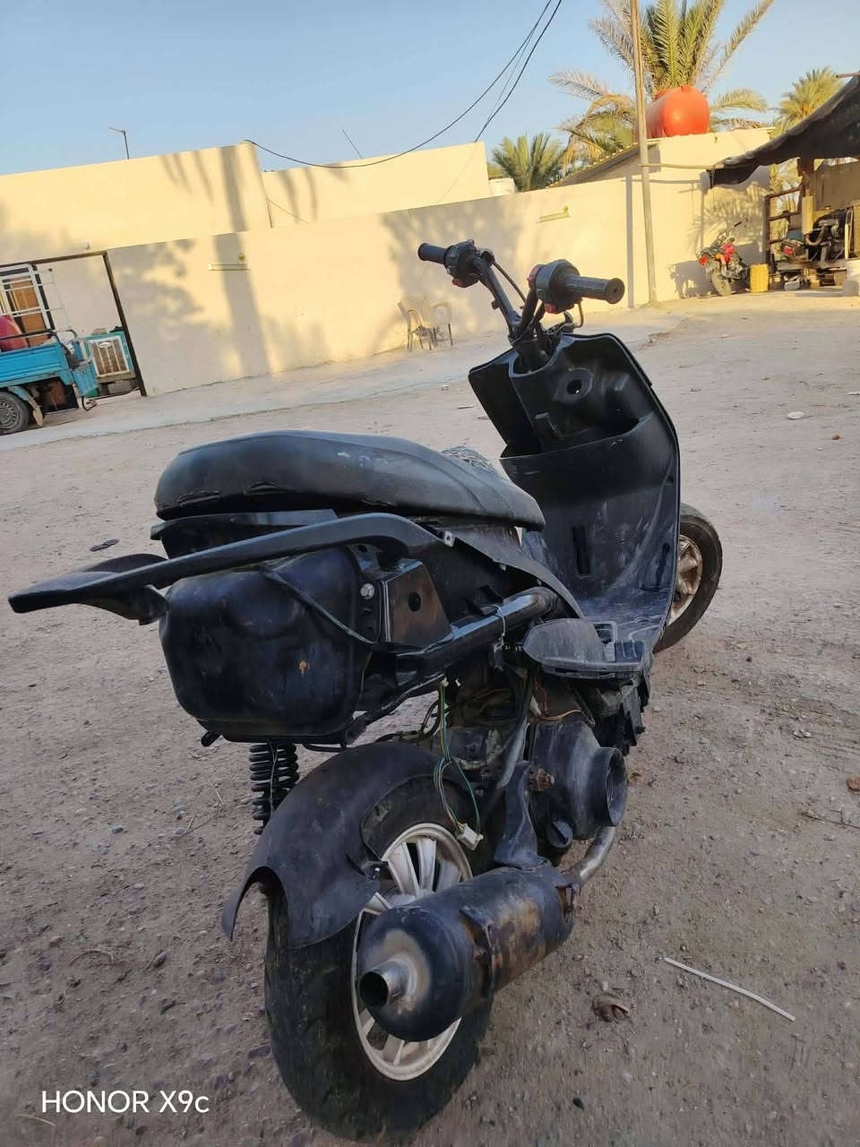 للبيع نقصه كابريتر السعر 250وبيه مجال الشراي يتصل ***********
