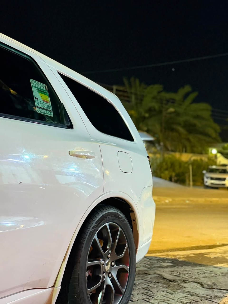 السلام عليكم 
دوج دورنكو 
مديل 15
فىة RT5700
فول مواصفات vip
الحاله كفاله عامه 
خشم البنيد بارد بسيط 
سياره رقم جديد با اسمي تحويل ثاني يوم 
مكان السياره بصره سعر السياره 215
رقم التواصل ***********
