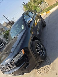 جيب شيروكي 2021وارد امريكي السعر 255 وبيها مجال فول مواصفات فئة لمتد ب...