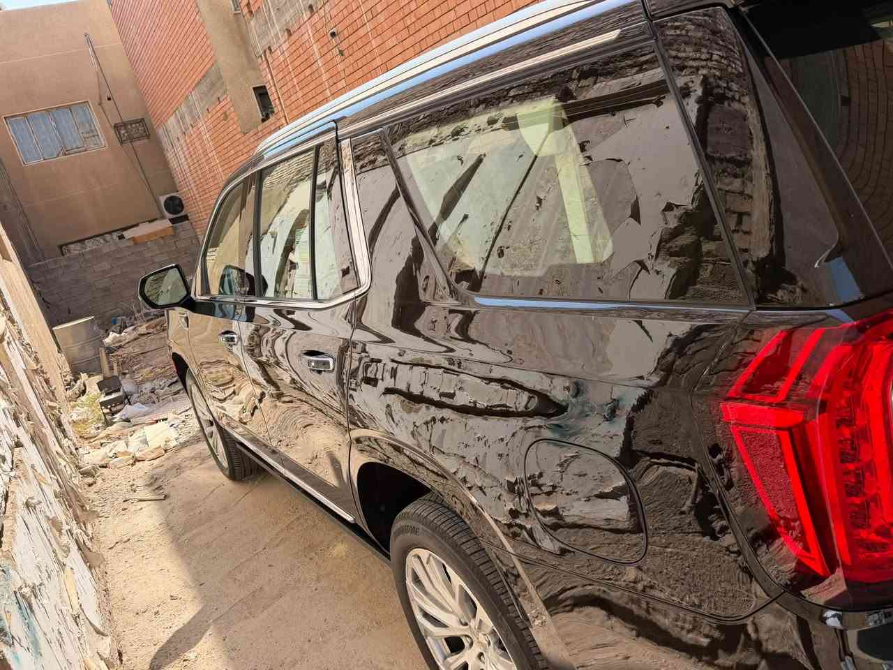دنلي موديل ٢٠٢٣ ماشيه ٩٥ الف كيلو
بدون صبغ او تبديل بارد بسيط جاملغ خلفي 
مكينه كفاله بدون تبديل السعر ٤٧٠ بيه مجال بسيط
***********
