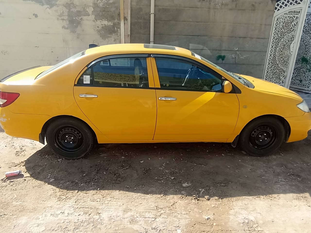 سلام عليكم Byd للبيع موديل 2013 
سيارة جاهزة كاملة مكملة 
مابيها اي نقوصات تبريد فول 
تحويل مباشر 
تخم تأثير جديد قمرية بانوراما 
سعر 50 ورقة 
للاستفسار ***********
