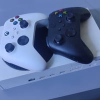 اكس بوكس سيريس اس • نضيف • ٢ جويستك