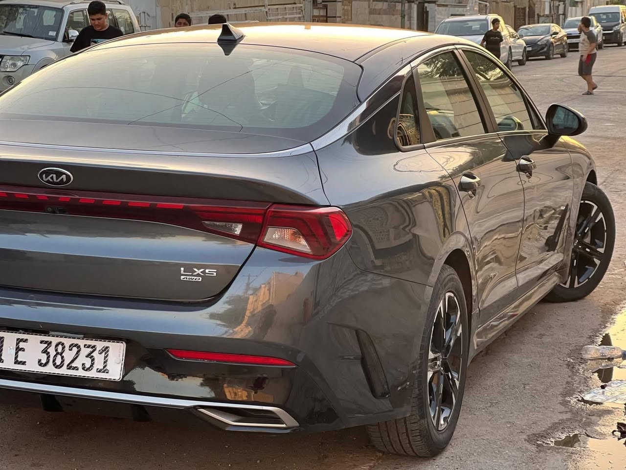كي فايف مديل 2021 واريد امريكي حادث جاملغ امامي وبنيد تبديل نفس لون بدون دواخل مكينه 1600 تيربو بصمه  باقي لموصفات معروفه السعر 135 مكاني بغداد الحبيبيه الاستفسار ***********
