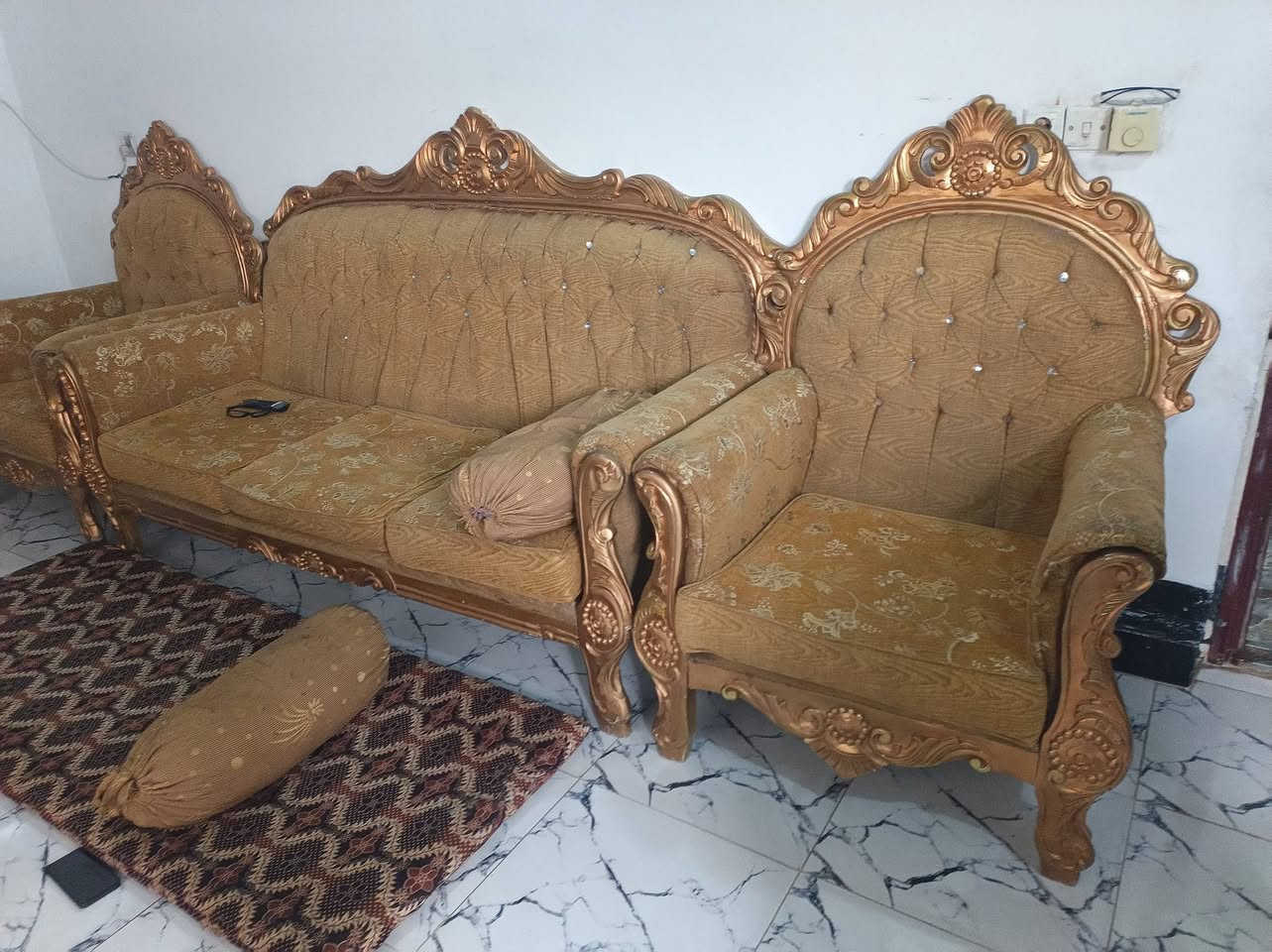 للبيع تخم قنفات ملكي نضيف وية الطبلات مالتة سعر 300الف رقم ***********وتساب
