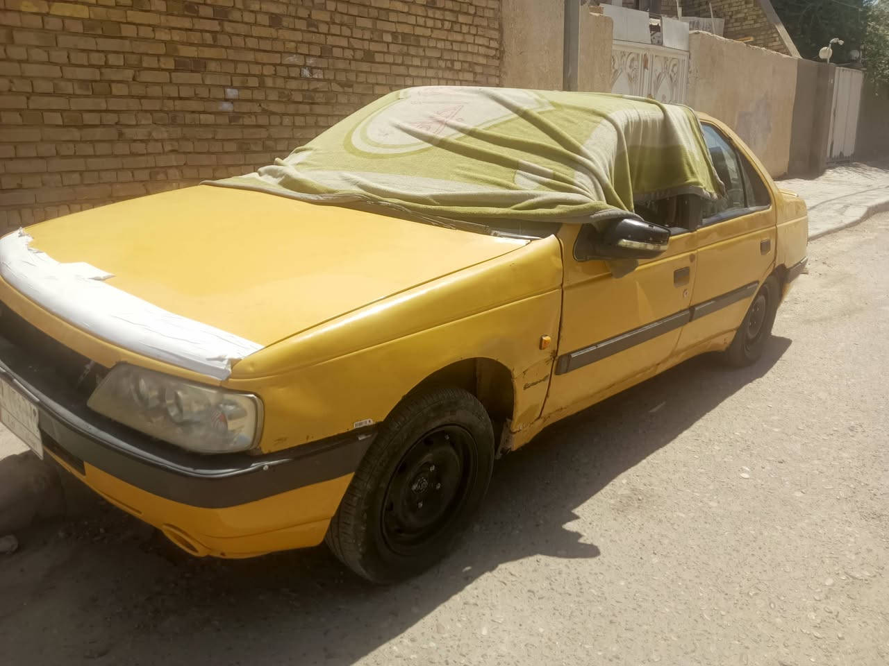 سلام عليكم للبيع او مراوس بيجو 405 مكينه وكير خير من الله سنويه نافذه بل2026شهر 2  هيءه وغرامات عل مشتري راعي موجود السياره بيه منضومة غاز السياره كوم حديد سعره 15وبيه مجال قليل مكانه ميسان حي الحسين   ‏‪***********‬‏
