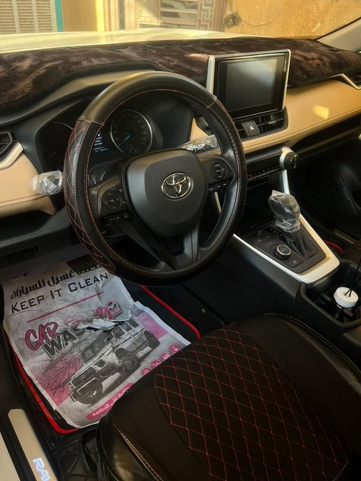 السلام عليكم اخوتي 

راف فور وكالة SAS  موديل 2024 XLE 

   Toyota RAV4 Hybrid 2024

السياره زيرو ماشية 16 الف كيلو فط 

السيارة تحت الضمان مازالت لمدة 6 سنوات من تاريخ النشر 

مواصفات السيارة غنية عن التعريف 

2500 هايبرد 220hp 
الكير E-cvt من تيوتا نمرة هادئة وسلسة
السيارة AWD
فتحة سقف 
تحكم بالمرايه الجانبية + تسخين 
المقاعد يدوي 
كامره خلفيه 
حساسات امامي + خلفي 
كار بلي + اندرويد اوتو 
ويل كروم قياس 18 
تشغيل بصمة 
قطعتين تبريد 
رادار + تحذير اصطدام

السيارة للجناي رايده 28 الف دولار 
وبيه مجال 

رقم التواصل: ***********
