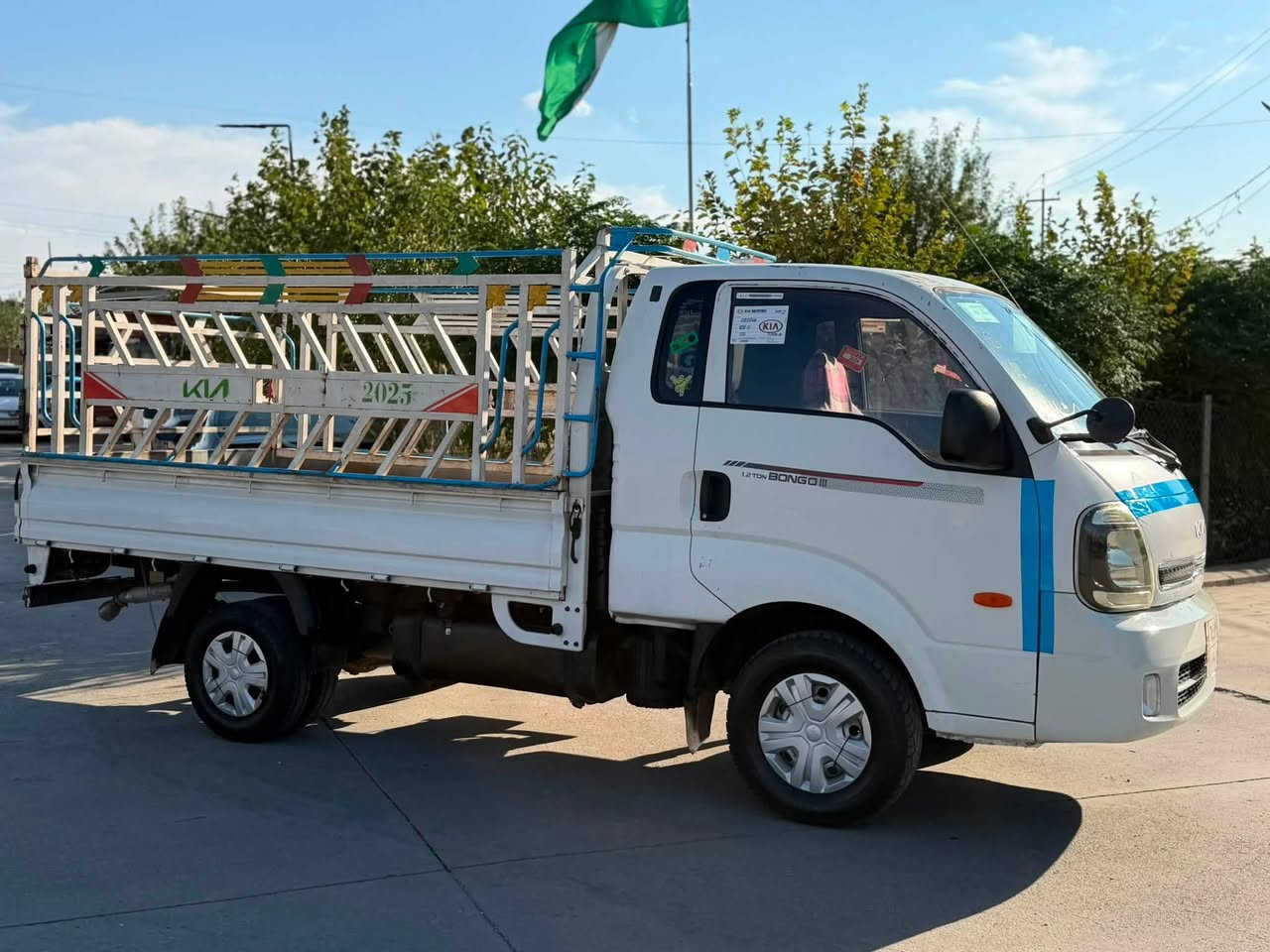 کیا دوتەنی مەکینەڕەشی سۆپری ٣هەزار  ٢٠١٠ 
مواسەفات ٢٠١١ ئەبوکلاج
کۆدو بارکۆدو پلێتی بۆکراوە
گێڕو مەکینەی بەشەرت
١ بڕاوەی بەشەرت
تەبریتی بەسراوە
برێکی بەسراوە
ئیستۆپی دواو پێشی بۆبەسراوە
کارەبای بەسراوە
ناوبۆدی و چەمچەی بەسراوە
داعامی دواوەی بەسراوە
٦ تای لۆکە تای دواوە کراوە بە ١٣ 
سلیمانی ***********
