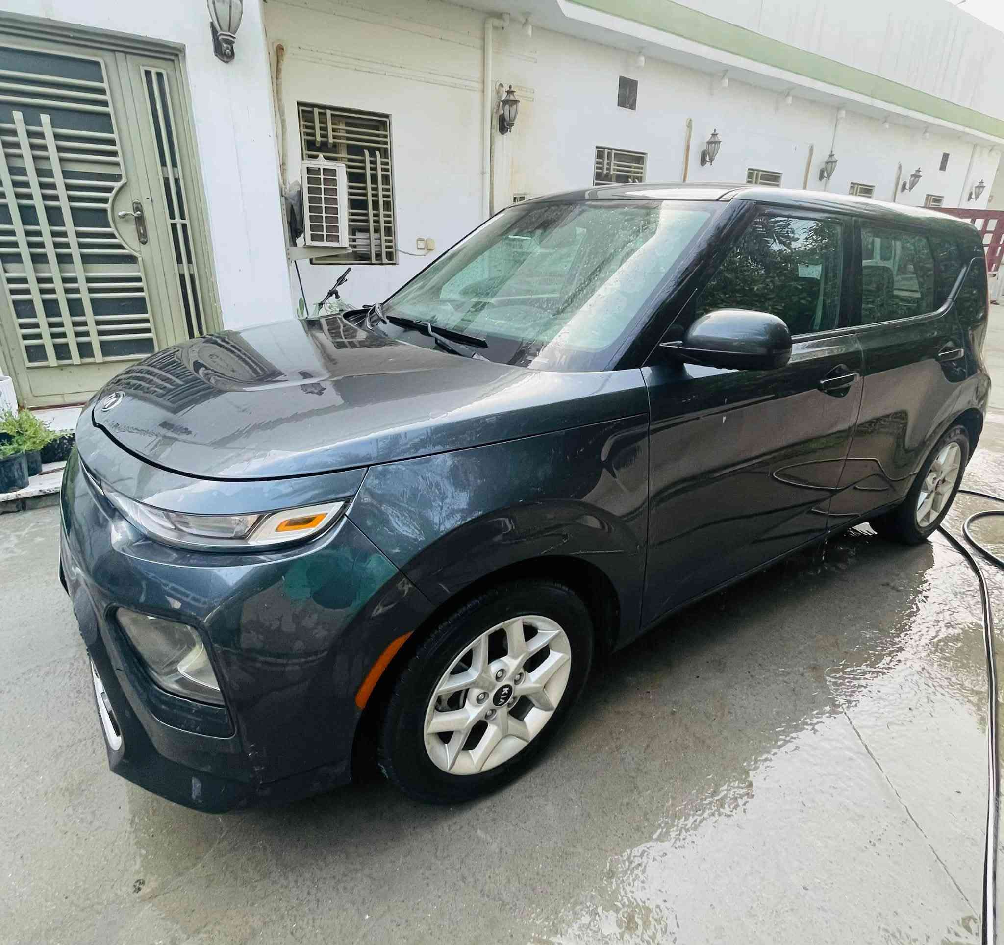 🚗 كيا سول 2021 (وارد أمريكي)   🚗
تفاصيل السيارة:
الموديل: 2021
المواصفات: فئة S
ماشية 108 الف كيلو
المحرك: 2000 دوش (DOHC) المحرك المرغوب
الحادث: بدون إيرباج (صور الحادث مرفقة بالمنشور للإطلاع)
الصبغ: بدون صبغ نهائياً (تحتوي على بارد معدل فقط)
الرقم: بغداد (بأسمي )
الغرامات: عليها غرامات قليلة
الحالة: السيارة كلش نظيفة، وعلى الواقع أحلى وأرتب من الصور.
💰 السعر: 145 ورقة وبيها مجال بسيط للشراي .
📞 للتواصل والاستفسار: ***********
