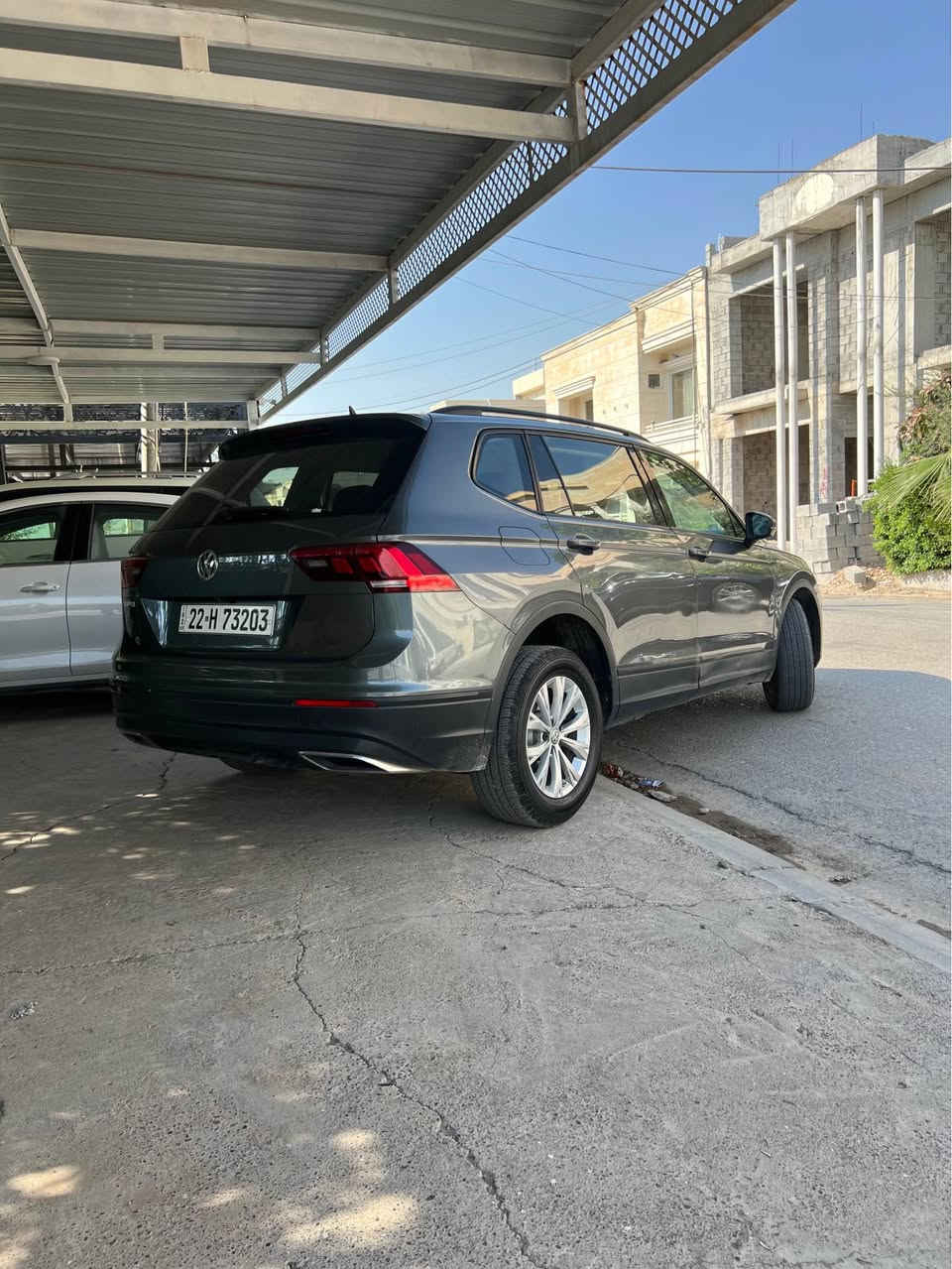 تيگوان ٢٠٢٠
سيارةكة هيج ارباكي نةتةقوا
فعس و هةزا نويية
بةناوي خومة
رةقةم نوي
بةس دوو دةرگاي سبوخة بي ژوي
*********** أربيل, العراق
