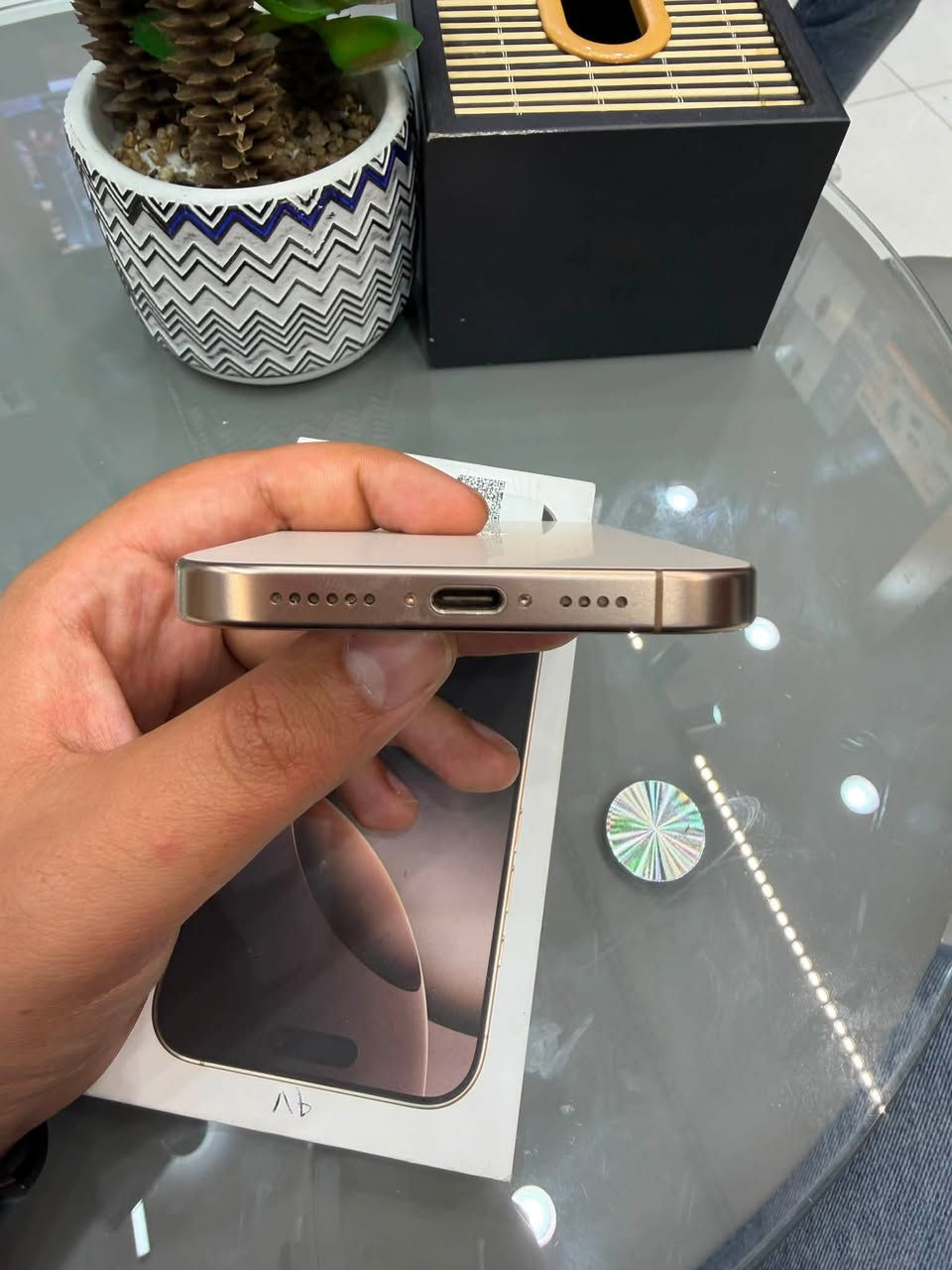 يفون 16برو ماكس 256بطاريه 100جهاز اخو جديد زلغ واحد مابي وتر بروف جهاز بمعنه كلامه نضيف هوه جديد سوه داخل ضمان وكاله سنه لا مفتوح ولا مصلح ملحقات كاملة 
السعر :1500
مكاني بغداد 
***********
