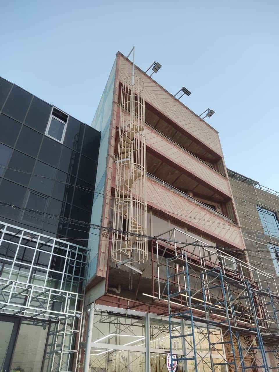 🔧 حدادة التساهل 🔧
لعمل كافة انواع الحدادة والتغليفات

نختص بـ:
✅ ابواب حديد مشغولة 
✅ مظلات وتغليج القرميد والحديد
✅ كرفانات وغرف جاهزة
✅ كافة اعمال الحدادة حسب الطلب

جودة عالية - اسعار مناسبة - شغل متقن
المكان: النجف الاشرف - حي النداء
للاستفسار واتساب او اتصال: ***********

"شغلكم يمنا بأمانة"
