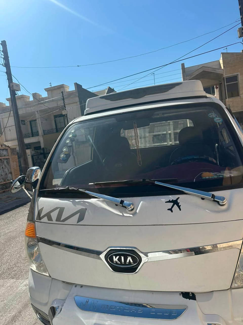 Kia bongo 2010 
کیای بار مۆدێل ٢٠١٠ 
مەکینە رەش 
تەنها یەک بست لای سەکن سبوخە
باقی هەموو بەشەرت 
*********** أربيل, العراق
