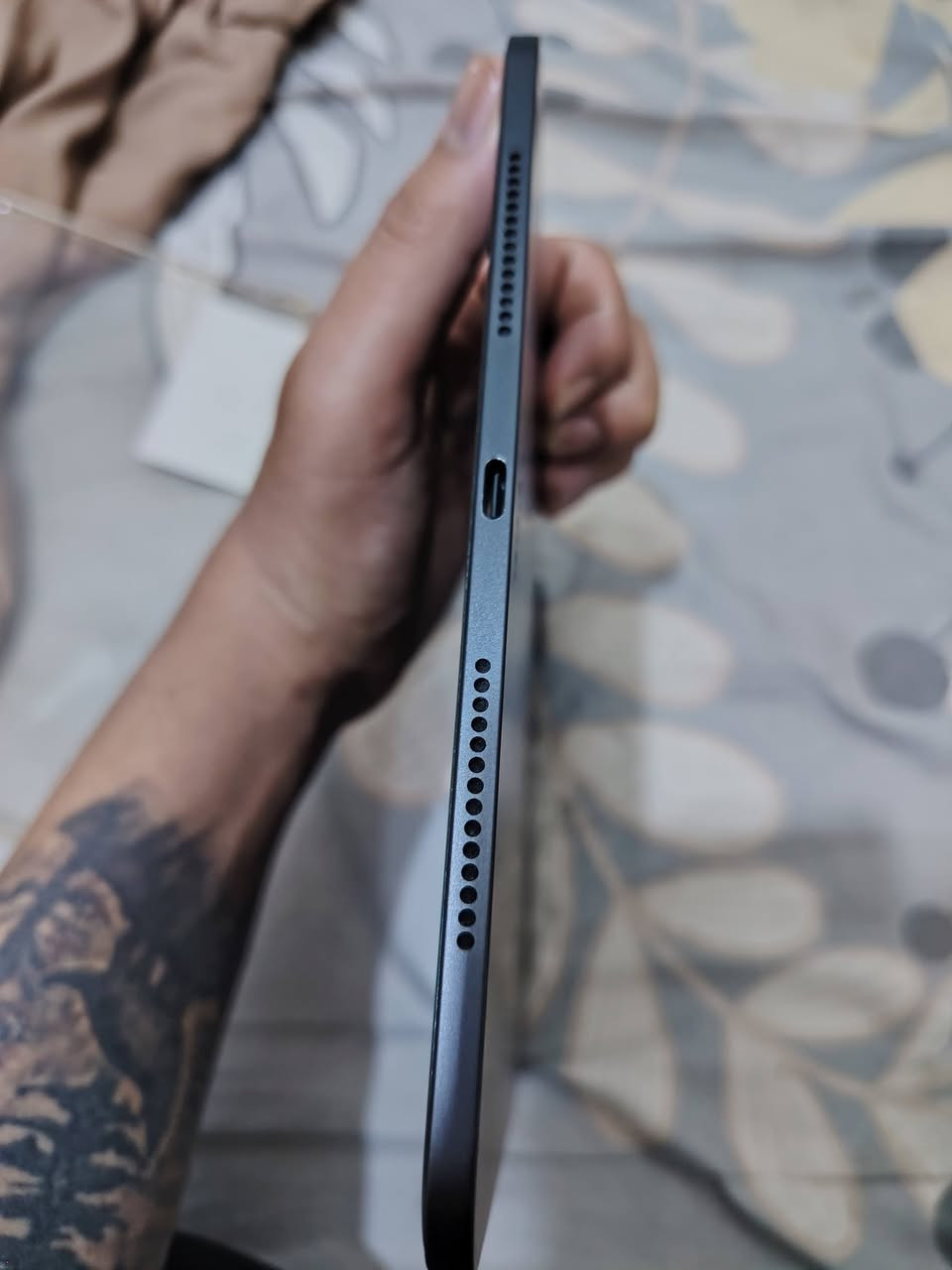ايباد M4 نضيف كلش كلش بطاريه ١٠٠ مشحون ٦٨ خدش ناعم مابيه فقط كارتونه ماكو ويا ضاعت جهال ضيعوها شاحنه ويا سعر مليون و ١٠٠ مفتوح الخاص  و خابرني *********** مكاني دوانيه مركز
