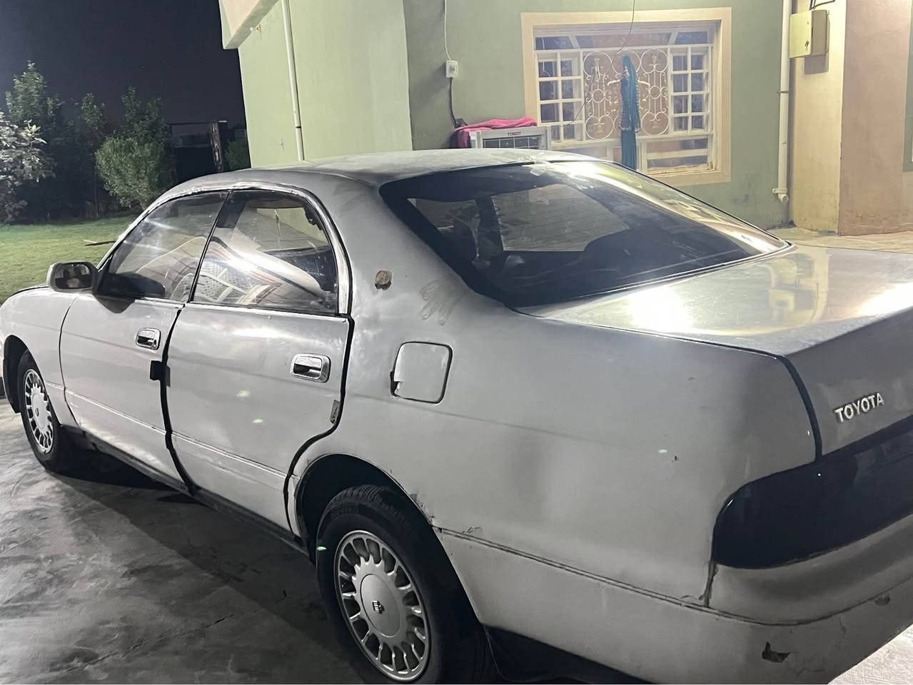 بطة رقم ديالى سنويا جديدة مكينه كير مكفولات بيها معجون بالقماره ما عرف شنو واكع عليها الشاصي لغد مكفولات وبدون كص مكانها ديالى حمرين سعرها 28 وبيها مجال 
*********** خناقين, ديالى
