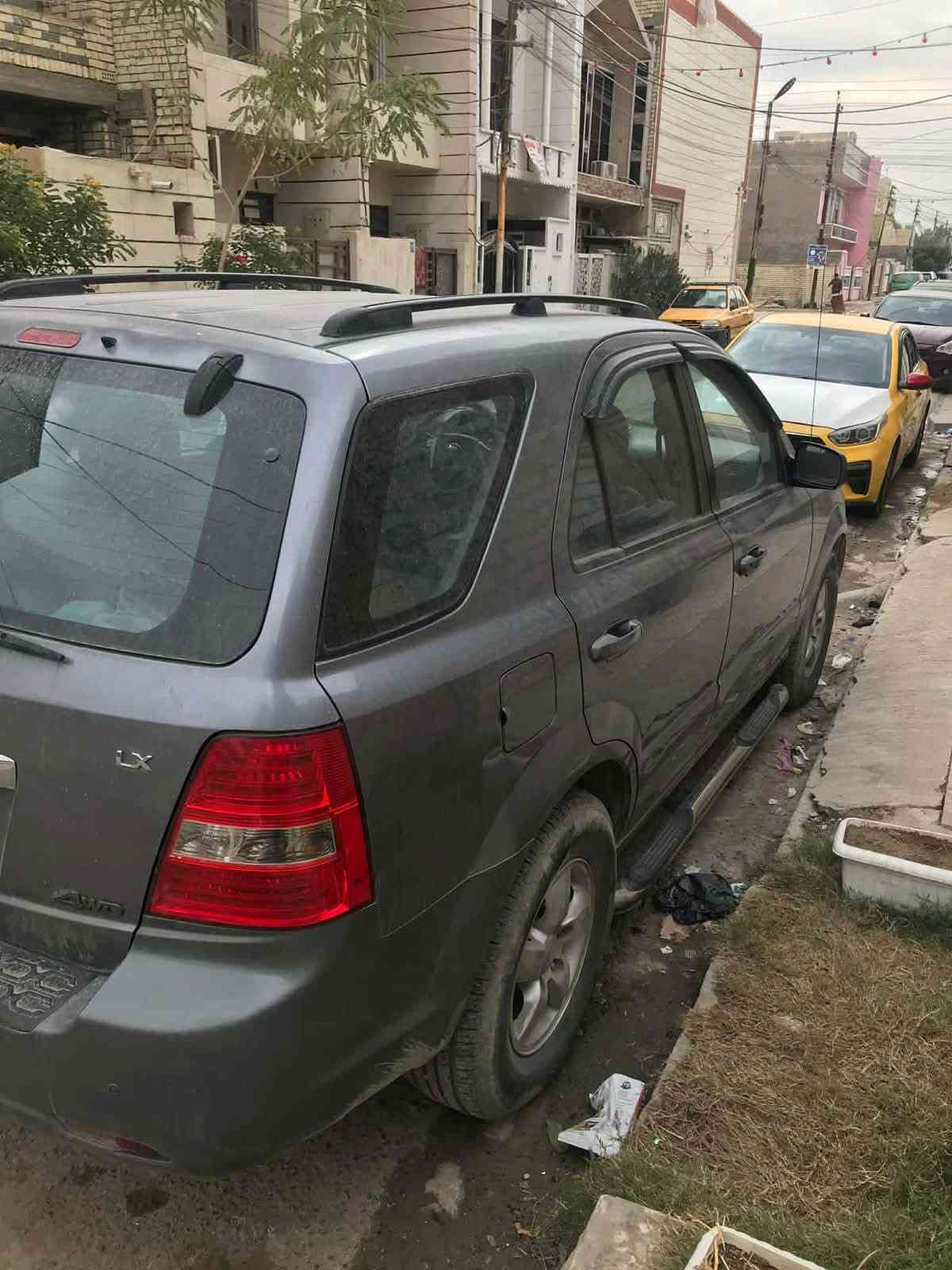 �🔥 للبيع Kia Sorento 2008 | وارد أمريكي 🇺🇸 🔥🚨
💰 السعر: 85 او مراوس بموديل احدث مكاني بغداد الراشدية / ***********. بيه واتساب
🚙 المواصفات:
• موديل 2008
• وارد أمريكي 🇺🇸
• لون سيلفر
• محرك 6 سلندر 3.5 خير من الله ومسويلة ادامه وتنظيف غرفة احتراق 
• كير ممتاز
• حدادية عامة 85%
• دفع رباعي 4×4 🛞
• تبريد ❄️ ثلج
• تدفئة 🔥
• كراسي جلد
• سعة 5 ركاب
•ايرباك 🛡️
• مانع انزلاق ABS
• حساسات ضغط الإطارات 
• حساسات وقوف خلفية
• كاميرا خلفية 📷
• شاشة
• Apple CarPlay
• نظام مفتاح ذكي

🔧 السيارة جاهزة للاستخدام:
✅ مي وراديتر كلة زيتي مسويلها ادامة منطومة المي
✅ الزيت لوكي مولي من الحسام
✅ عبوة نظيفة 
✅ فيت بم جديد
✅  تخم تايرات بالة نظيفة
✅ السيارة نظيفة ومرتبة وما ناقصها شيء

💯 السيارة جاهزة، وما بيها صرف وباسمي تحويل ثاني يوم .

🎯 سبب البيع:
فقط للتبديل وشراء سيارة أحدث.

🎨 ملاحظه 
بيها جرادات ، و رشات  من جهة السايق وخلفه صفحه مو صبغ كامل رشات وتعديل ابيعلك صفحه، 

📸 الحالة مبينة بالصور، والمعاينة والفحص خير دليل.

🔥 سيارة عائلية، دفع رباعي،  ومتهيئة للاستخدام

نص مكتوب في الصور:
- SUMER CENTER
- التفتيش الدقيق بالاشعة السينية - فحص المنظومة الكهربائية - المحرك - ناقل الحركة (الكير)
- منظومة الدبلات - منظومة البريك - تقرير انحراف السيارة
- ملاحظة
- يوجد جراد في اجزاء السيارة
- الماركة : كيا
- النوع : سورينتو
- سنة الصنع : 2008
- رقم العجلة : 11 S 16692
- تاريخ الفحص : 7/2/2026
- وقت الفحص : 11:00م
- الجانب الايمن
- يوجد بارد و خدوش و طخات في المكان المحدد
- الجانب الايسر/جاملغ والابواب مفتوحات
- يوجد صبغ وجراد في المكان المحدد
- المصد الخلفي/ طخة بسيطة بدنة
- يوجد صبغ و خدوش في المكان المحدد
- الجزء العلوي
- يوجد خدوش وجراد في المكان المحدد
- المصد الامامي /الضرر بداية اللغد الايسر
- طخة بسيطة لغد ايمن
- يوجد صبغ في المكان المحدد
- صبغ
- بارد
- تبديل
- خدوش
- ملاحظة : لم يتم فحص ما تحت اللواصق
- نخلي مسؤوليتنا بعد انتهاء الفحص
- وتسليم التقرير الى صاحب السيارة
- ***********