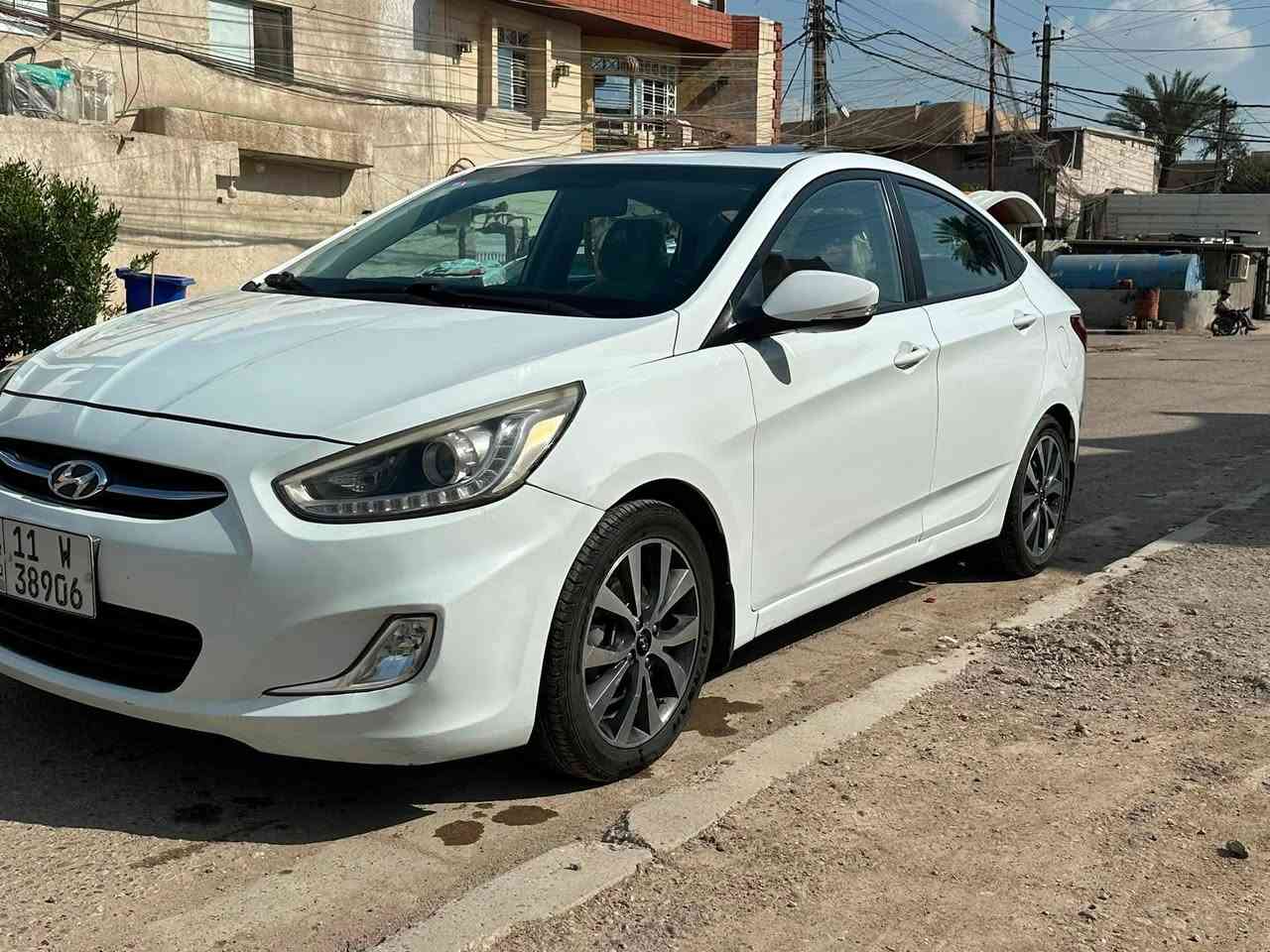 سلام عليكم اكسنت 2016 للبيع 
 تبريد مكينه كير نضيفات 
سياره كدامك  مرتبه 

باب سايق صبغ 

بيها بارد بل جاملخ امامي وخلفي

سياره خير من الله لحمدالله 
سعرها 115 بيها مجال 
ماشيه ١٢٣
 بغداد العامريه 
***********
