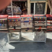 خوذة أصلية • أبو المخدة • جملة ومفرد
