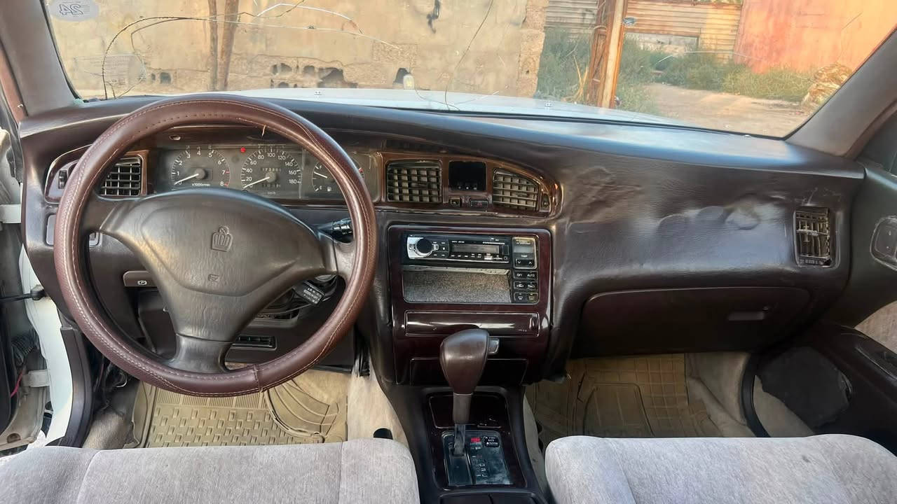 السلام عليكم
بطه للبيع مديل 92 سياره حلوه كير مكينه كفاله رقم بصره 
حداده 50‎%‎100 السياره حلوه مال جناي مكان السياره بصره رقم الهاتف ***********
