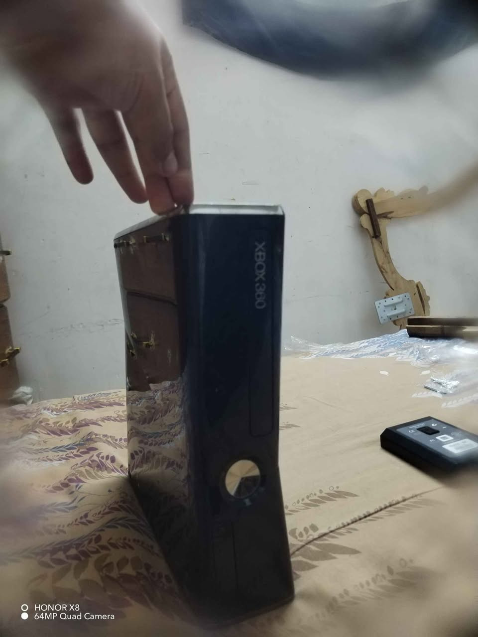 اخوان اكس بوكس نضيف وممتاز او بي هارد مهكر يعني حجمه 500GB او انطيك وياه 1 جويستك 125 نهايته قفل
واتساب *********** أربيل, العراق

نص مكتوب في الصور:
- HONOR X8
- 64MP Quad Camera
- HONOR X8 64MP Quad Camera
- O HONOR X8